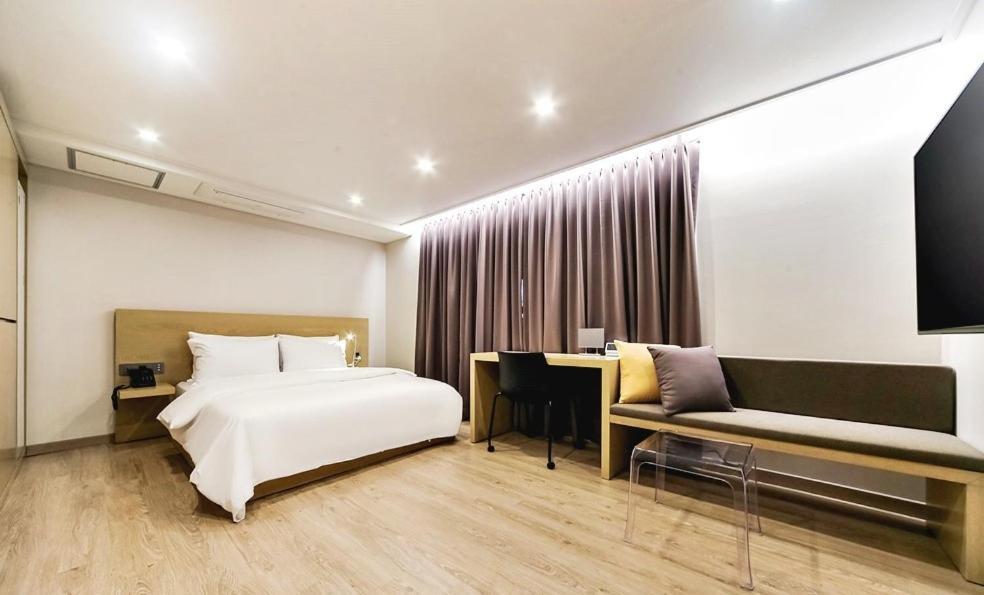 Centro Hotel Chilgok Eksteriør bilde